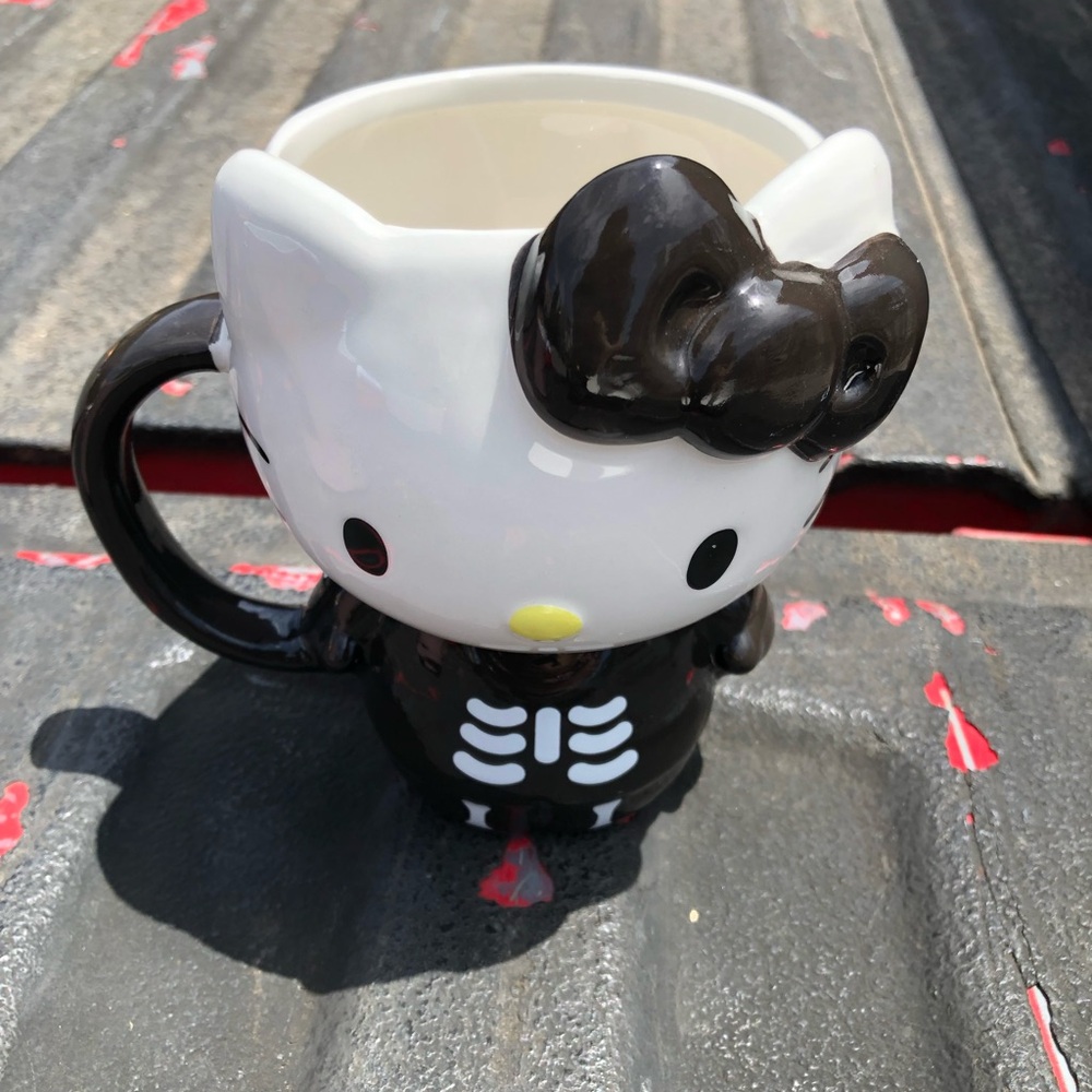 Hello Kitty Halloween Skeleton Mug
